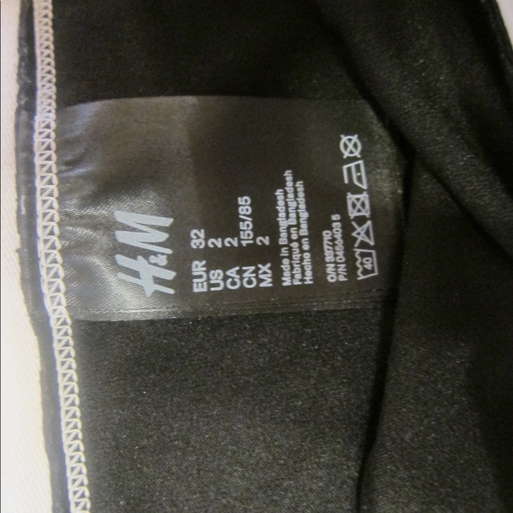 H&M swim bottoms - Picture 3 of 3